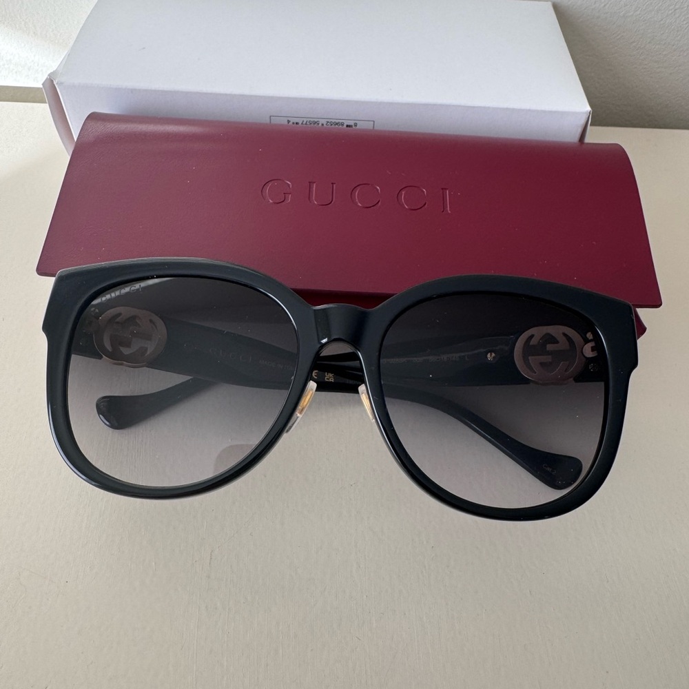 Gucci Black Oversized Sunglasses